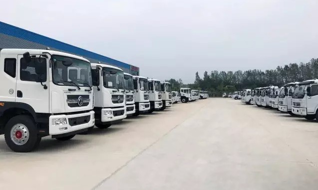 12噸(12方)東風多利卡D9灑水車圖片 12噸(12方)東風多利卡D9灑水車圖片