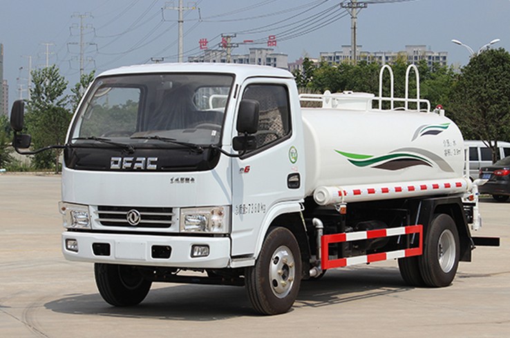 5噸(5方)東風(fēng)多利卡綠化灑水車價格