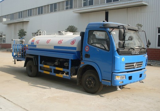 多功能灑水車生產廠家_8噸東風多利卡農藥噴灑車價格