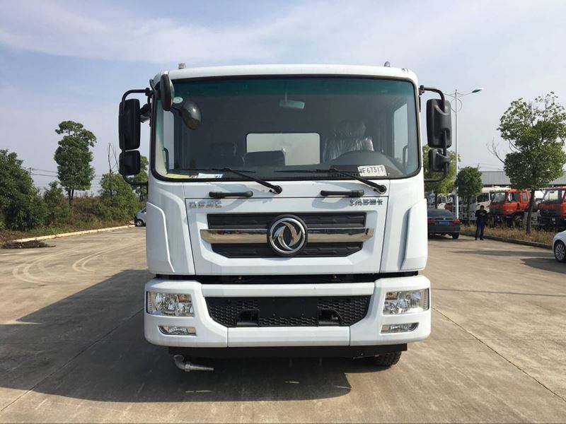 東風灑水車圖片 東風灑水車圖片