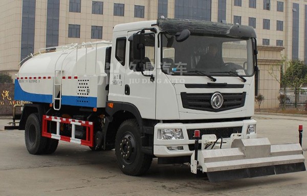 公路灑水車廠家_東風(fēng)御虎公路灑水車