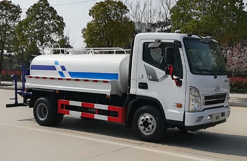 現(xiàn)代盛圖5噸綠化灑水車廠家價格