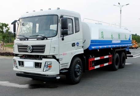 工程灑水車報價_東風專底后雙橋20噸工程灑水車