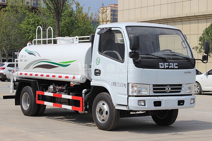 環衛灑水車作業視頻_5噸(5方)東風多利卡環衛灑水車價格