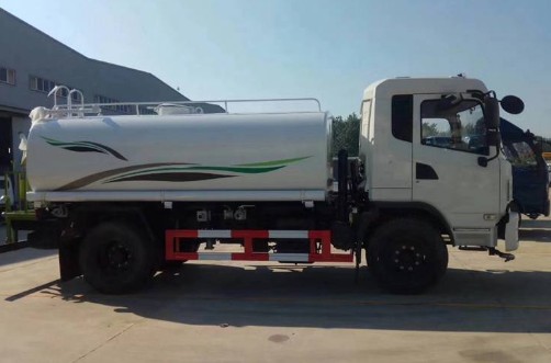 東風專底新款12噸綠化灑水車廠家價格3