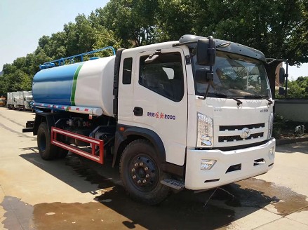 10噸灑水車參數(shù)_時(shí)風(fēng)風(fēng)馳10方綠化灑水車廠家價(jià)格