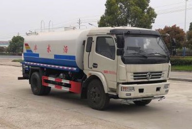 10噸灑水車包月多少錢_東風(fēng)多利卡一排半駕駛室10噸綠化灑水車廠家價(jià)格