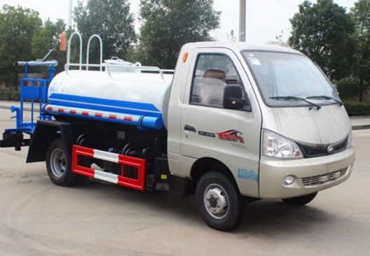 北汽黑豹2噸藍(lán)牌綠化灑水車3