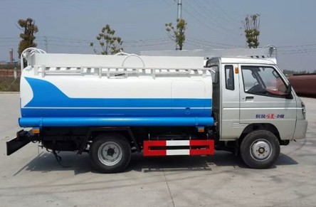 3噸灑水車圖片_3噸時風風菱藍牌綠化灑水車4