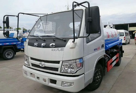 3噸灑水車廠家價格_3噸時風風順藍牌綠化灑水車2