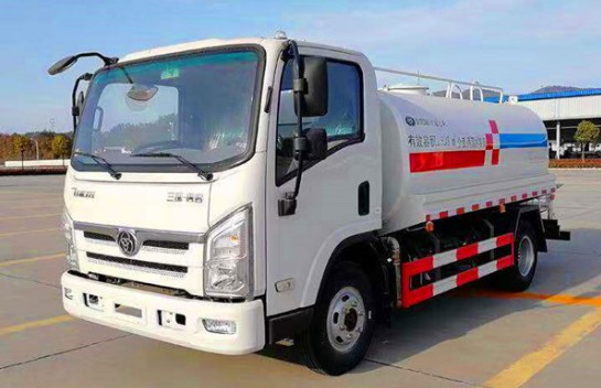5方灑水車圖片_三環(huán)創(chuàng)客5噸綠化灑水車廠家價(jià)格