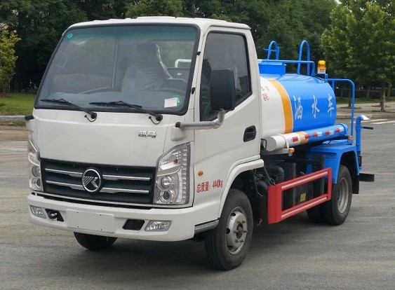 凱馬2噸藍(lán)牌綠化灑水車廠家價格5