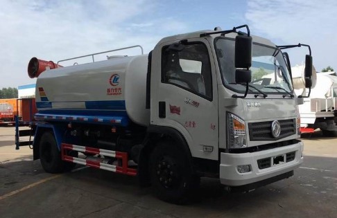 10-11方東風(fēng)御虎天然氣灑水車圖片 10-11方東風(fēng)御虎天然氣灑水車圖片