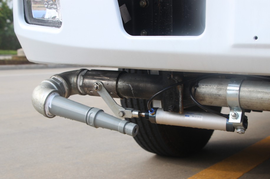 5方東風多利卡霧炮車(朝柴發動機)高清圖片 5方東風多利卡霧炮車(朝柴發動機)高清圖片