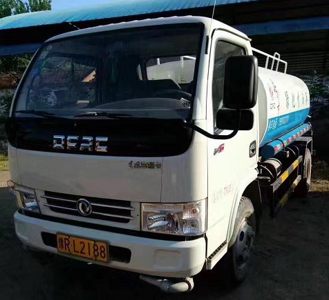 二手5方灑水車帶戶低價(jià)出售