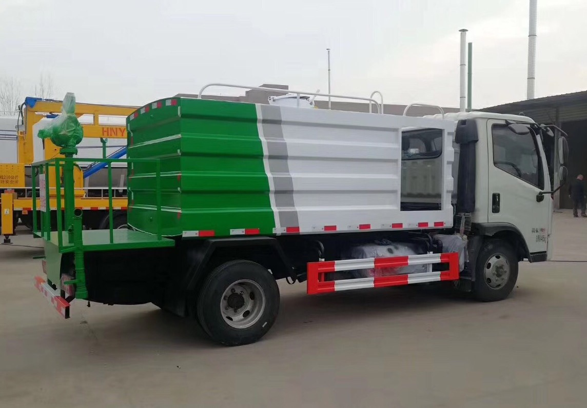 藍(lán)牌灑水車報(bào)價(jià)_國(guó)六福田時(shí)代領(lǐng)航5方藍(lán)牌抑塵車廠家價(jià)格4