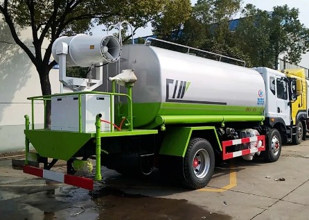 30米國(guó)六東風(fēng)D9抑塵灑水車(chē) 30米國(guó)六東風(fēng)D9抑塵灑水車(chē)