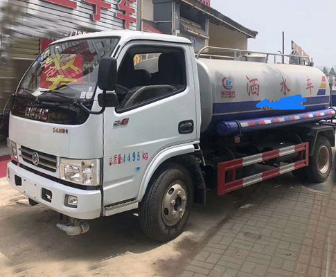 二手帶手續(xù)隨州牌6方灑水車,極品車況,現(xiàn)低價轉(zhuǎn)讓!