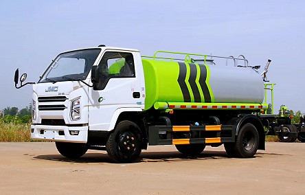 5噸灑水車尺寸_國六江鈴新順達5方綠化灑水車廠家價格