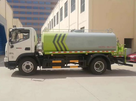 8噸灑水車廠家_國六8噸福田瑞沃ES3綠化灑水車廠家價格3