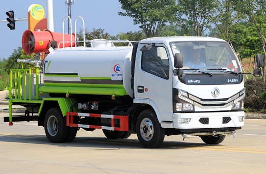 國(guó)六5噸東風(fēng)多利卡帶霧炮灑水車圖片 國(guó)六5噸東風(fēng)多利卡帶霧炮灑水車圖片