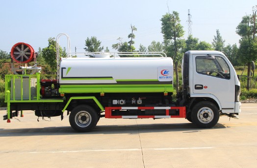 國(guó)六5噸東風(fēng)多利卡帶霧炮灑水車圖片 國(guó)六5噸東風(fēng)多利卡帶霧炮灑水車圖片