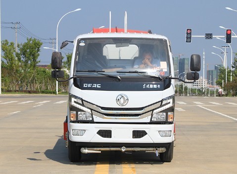 5噸灑水車型號(hào)及價(jià)格_國(guó)六5噸東風(fēng)多利卡帶霧炮灑水車廠家價(jià)格