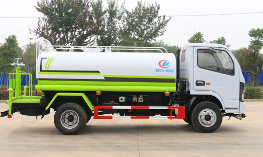 國(guó)六5噸東風(fēng)小福瑞卡灑水車(chē)圖片 國(guó)六5噸東風(fēng)小福瑞卡灑水車(chē)圖片