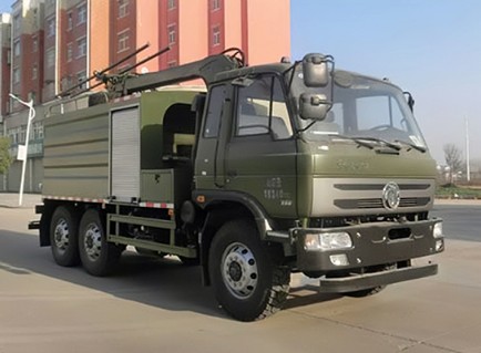 東風六驅光伏板清洗車圖片 東風六驅光伏板清洗車圖片