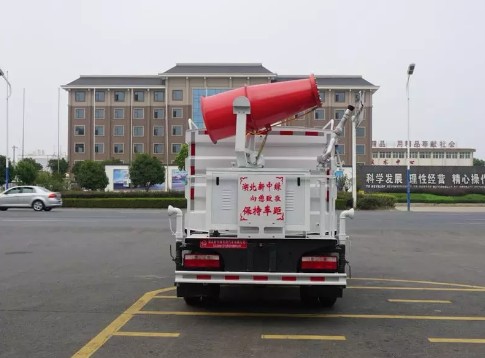 藍(lán)牌5噸灑水車(chē)圖片 藍(lán)牌5噸灑水車(chē)圖片