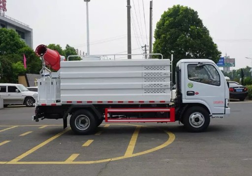 藍(lán)牌5噸灑水車(chē)圖片 藍(lán)牌5噸灑水車(chē)圖片