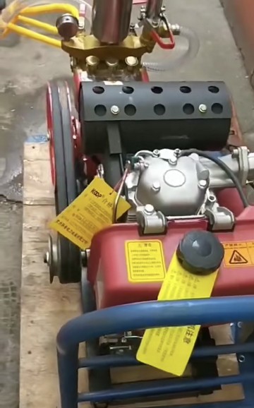 灑水車上安裝的打藥機(jī)圖片 灑水車上安裝的打藥機(jī)圖片