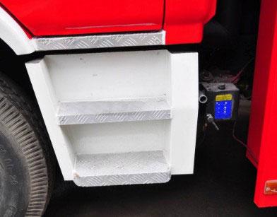 消防車駕駛室后排腳踏板圖片 消防車駕駛室后排腳踏板圖片