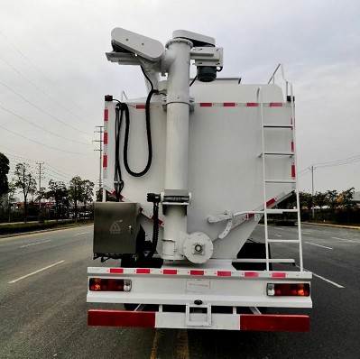 國六東風柳汽前四后八飼料車 國六東風柳汽前四后八飼料車