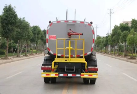 國(guó)六8-10噸江淮駿鈴灑水車圖片 國(guó)六8-10噸江淮駿鈴灑水車圖片