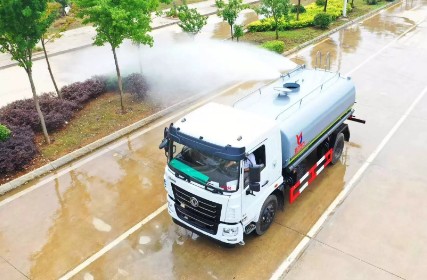 程力新款灑水車圖片 程力新款灑水車圖片