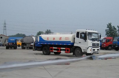 程力多功能灑水車圖片 程力多功能灑水車圖片