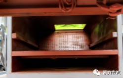 推鏟卸料 推鏟卸料