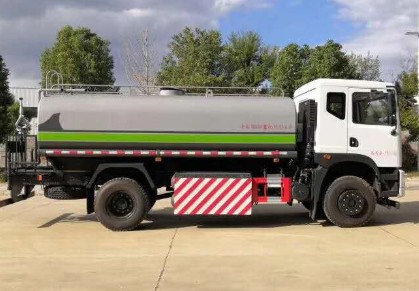 國(guó)六東風(fēng)14噸天然氣灑水車圖片 國(guó)六東風(fēng)14噸天然氣灑水車圖片