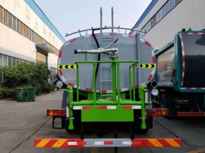 國六10方東風天錦KR天然氣灑水車圖片 國六10方東風天錦KR天然氣灑水車圖片