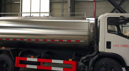 食品級304不銹鋼運水車外觀圖 食品級304不銹鋼運水車外觀圖