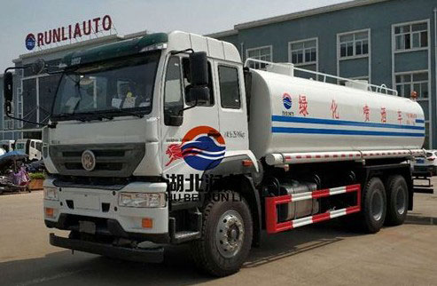重汽斯太爾310馬力22方灑水車實車展示 重汽斯太爾310馬力22方灑水車實車展示