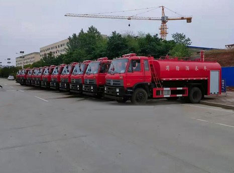 消防紅東風后雙橋消防灑水車圖片 消防紅東風后雙橋消防灑水車圖片
