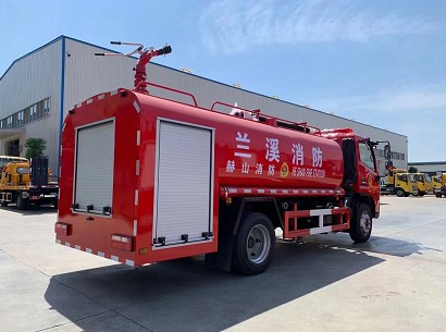 國(guó)六東風(fēng)凱普特8方消防灑水車圖片 國(guó)六東風(fēng)凱普特8方消防灑水車圖片