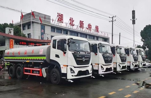 國六東風天龍后雙橋18方灑水車批量發車圖片 國六東風天龍后雙橋18方灑水車批量發車圖片