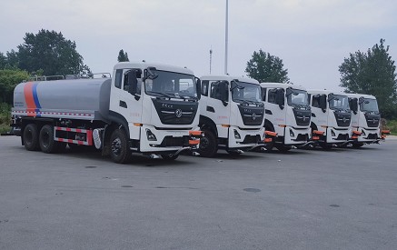 國六東風天龍后雙橋18方灑水車批量發車圖片 國六東風天龍后雙橋18方灑水車批量發車圖片