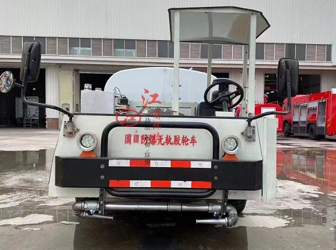 湖北江南防爆無軌膠輪灑水車 湖北江南防爆無軌膠輪灑水車