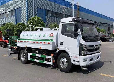 電動霧炮灑水車_東風多利卡5噸純電動灑水車
