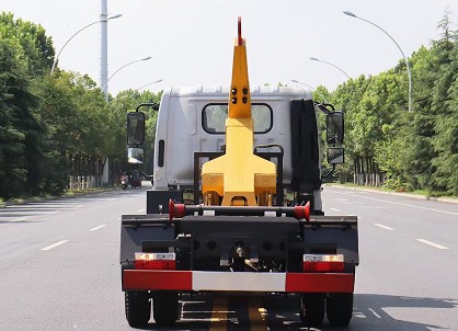 國六東風多利卡藍牌勾臂垃圾車圖片 國六東風多利卡藍牌勾臂垃圾車圖片