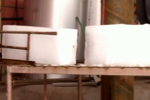 夏季灑水車加冰作業作業及好處 夏季灑水車加冰作業作業及好處